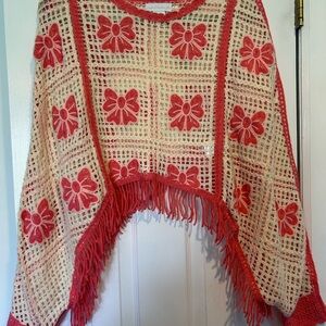 House of Harlow 1960 Crochet Floral Fringe Poncho - Cream & Coral